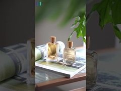 شیشه عطر با کلاه عطر طلایی مات